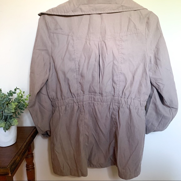 Francesca’s Light Jacket - Picture 4 of 6